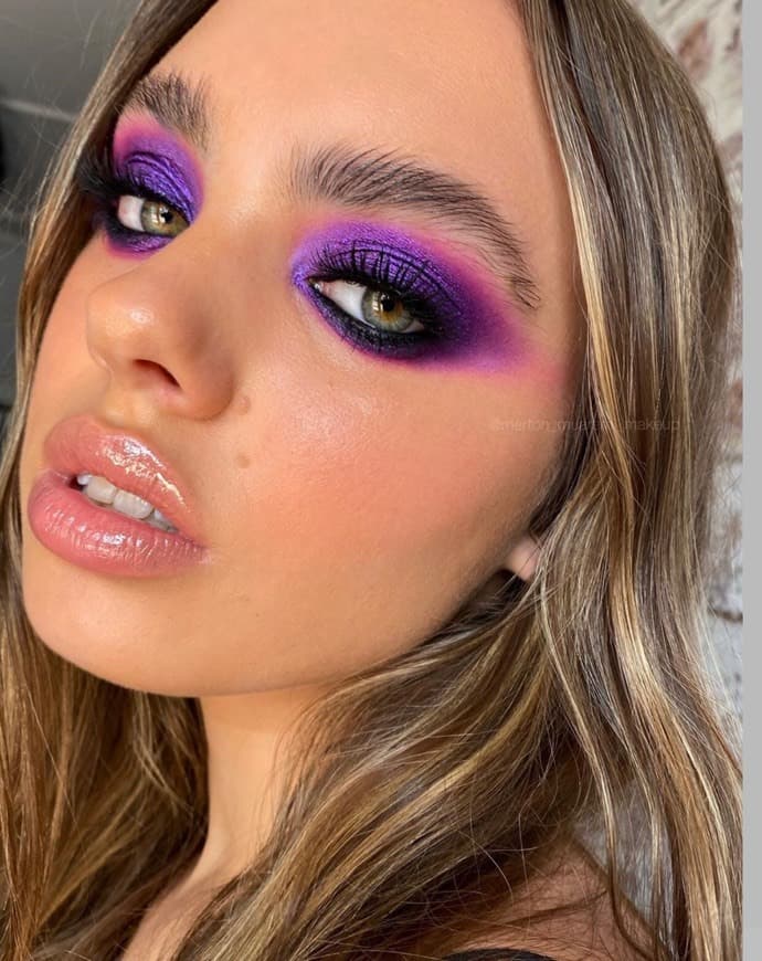 Moda Purple Makeup