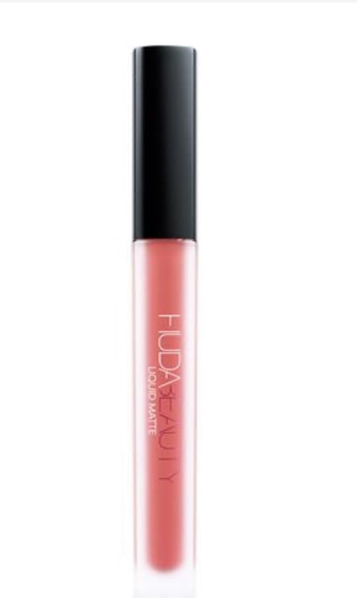 Producto Huda Beauty Liquid Matte Lipstick