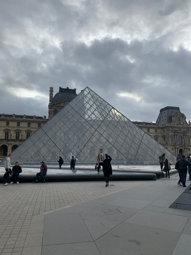 Place Museo del Louvre