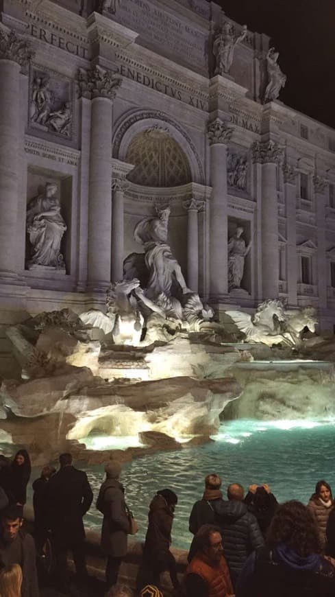 Place Fontana di Trevi