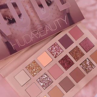 Producto Huda Beauty- Nude Palette