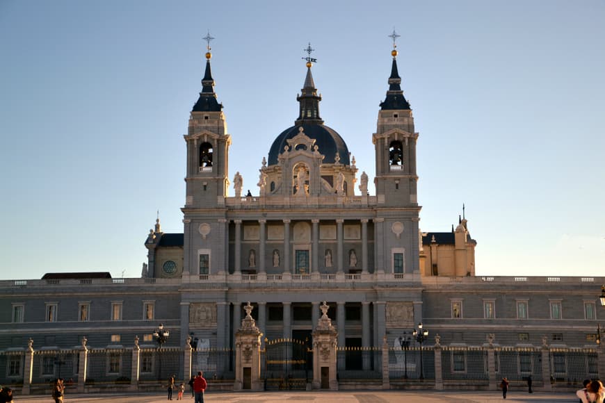 Lugar Almudena Cathedral