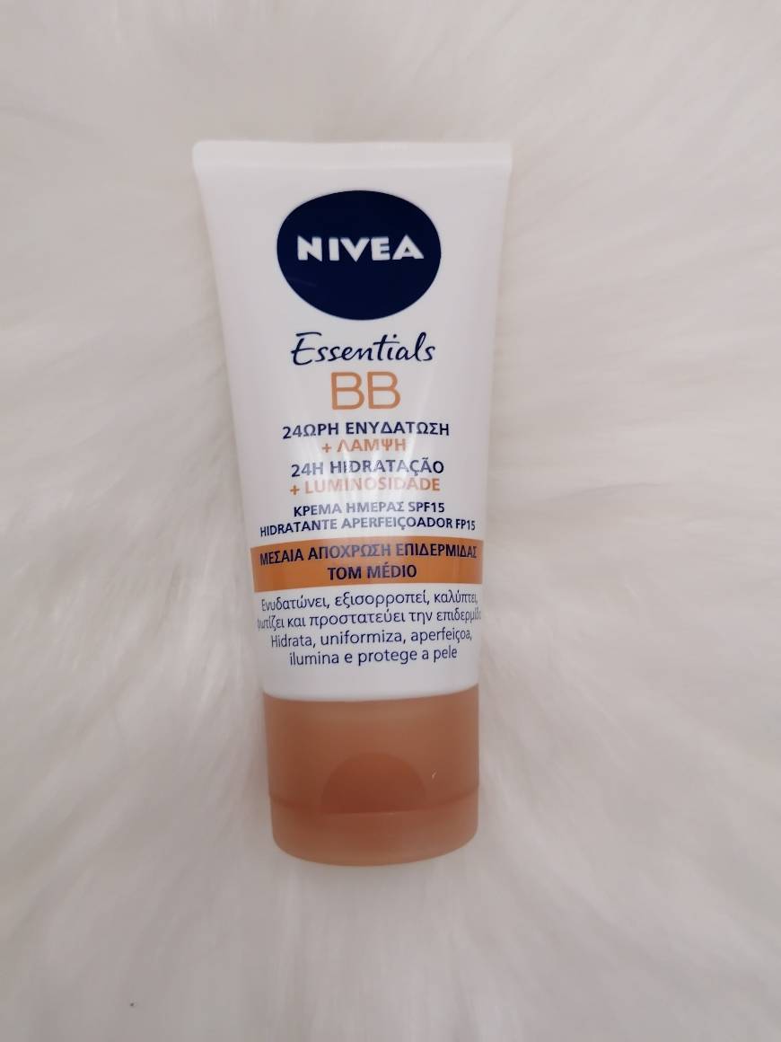 Fashion NIVEA BB Cream Essentials Tom médio 24H Hidratação