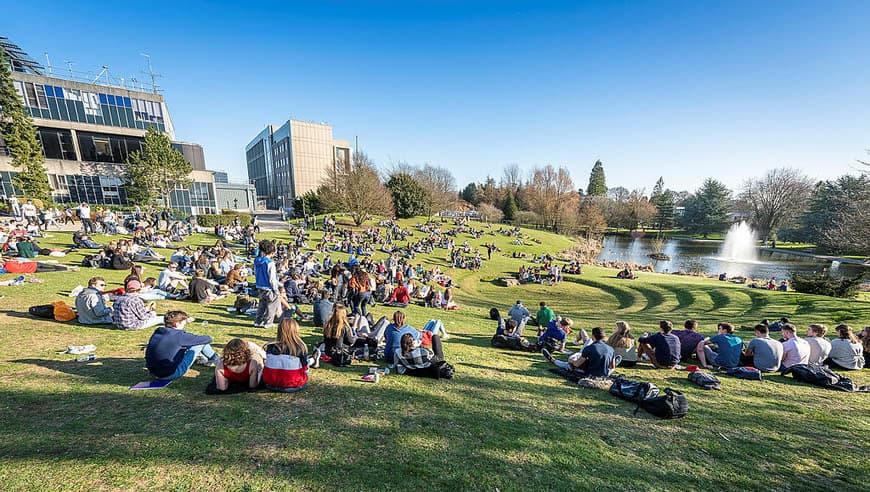 Lugar University of Bath