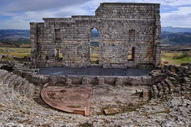 Lugar Ruinas de Acinipo