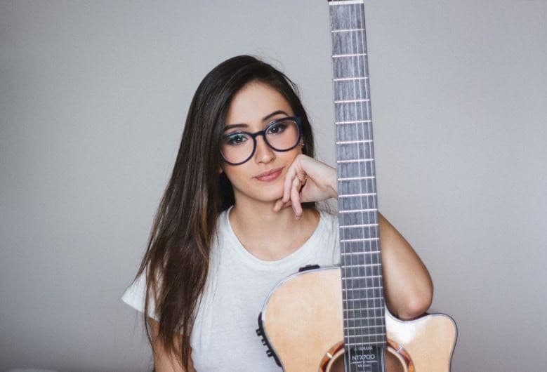 Music Mariana Nolasco “Só Agradece” (cover)