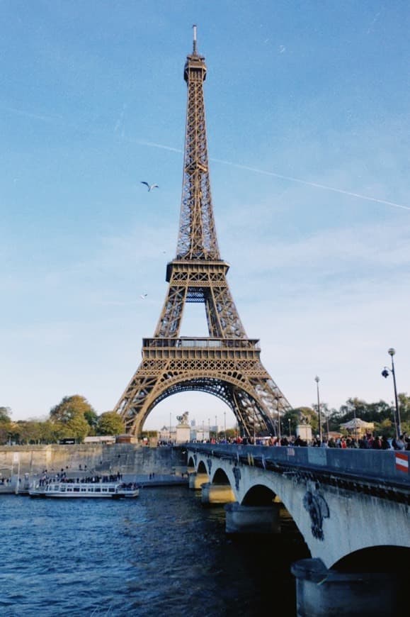 Place Torre Eiffel