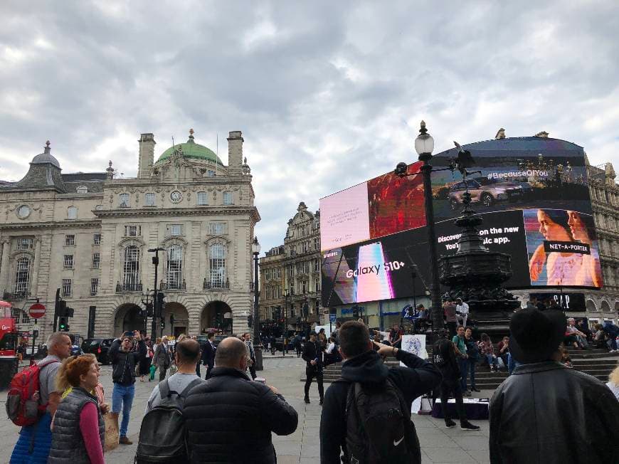 Lugar Piccadilly Circus