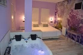 Lugar Suites con jacuzzi Santillana