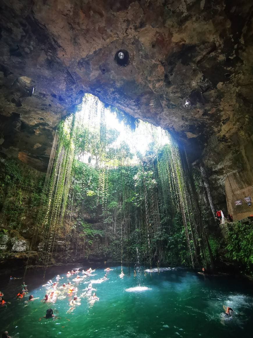 Place Cenote Ik-Kil