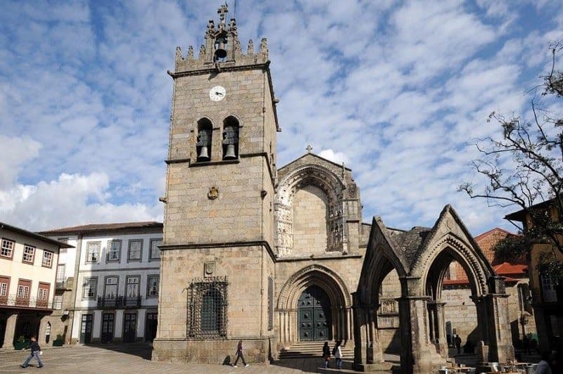 Lugar Igreja Nossa Senhora da Oliveira