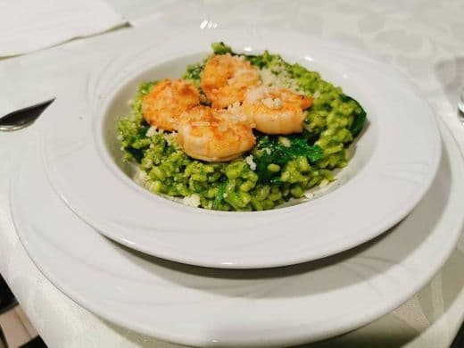 Fashion Risotto de camarão, espinafres e pesto