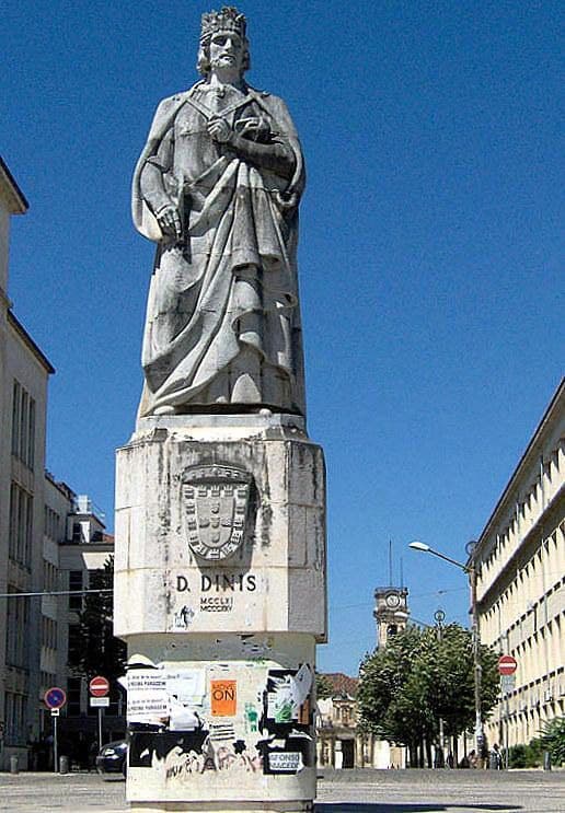 Place Estátua de Dom Dinis