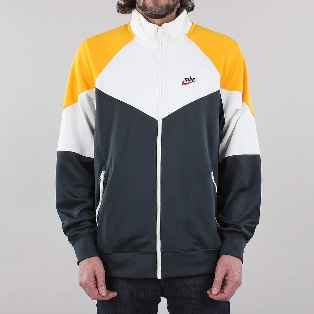 Product Nike Sportswear Heritage Windrunner