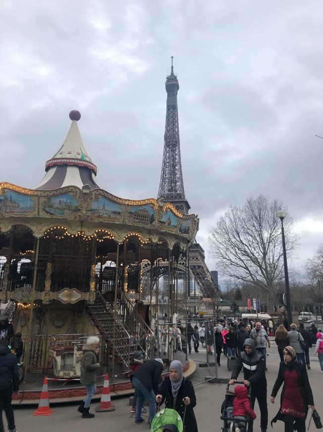 Place Carrusel de la Torre Eiffel