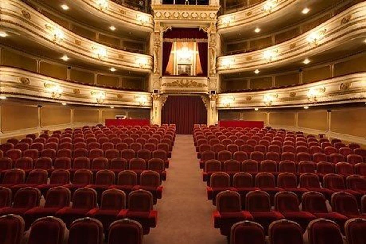 Place Teatro Nacional Doña María II