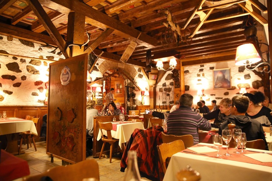 Restaurants Cave Valaisanne Chalet Suisse