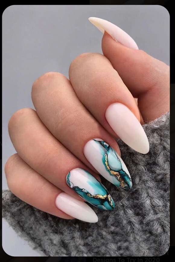 Moda Nails 