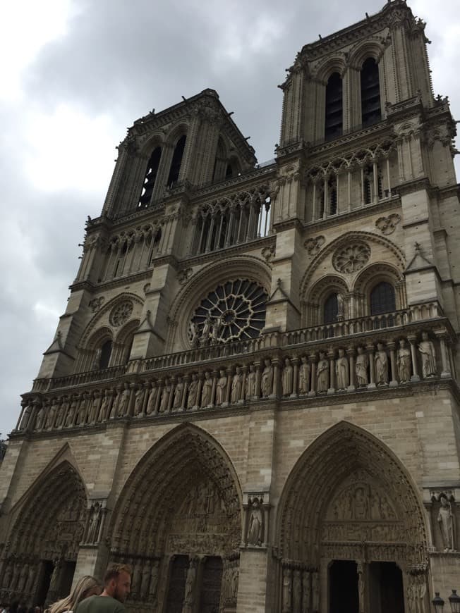 Place Notre Dame