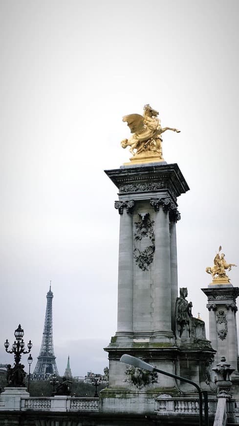 Place Pont Alexandre III