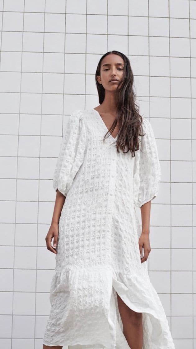 Moda Zara white texture dress