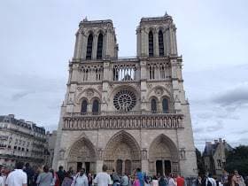 Place Notre Dame