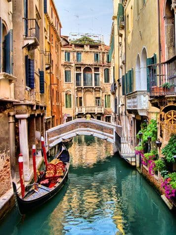 Place Venecia