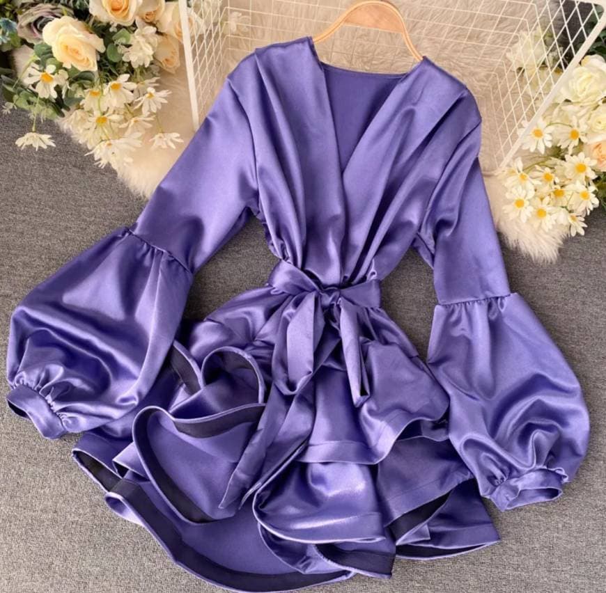 Product Vestido de seda morado.