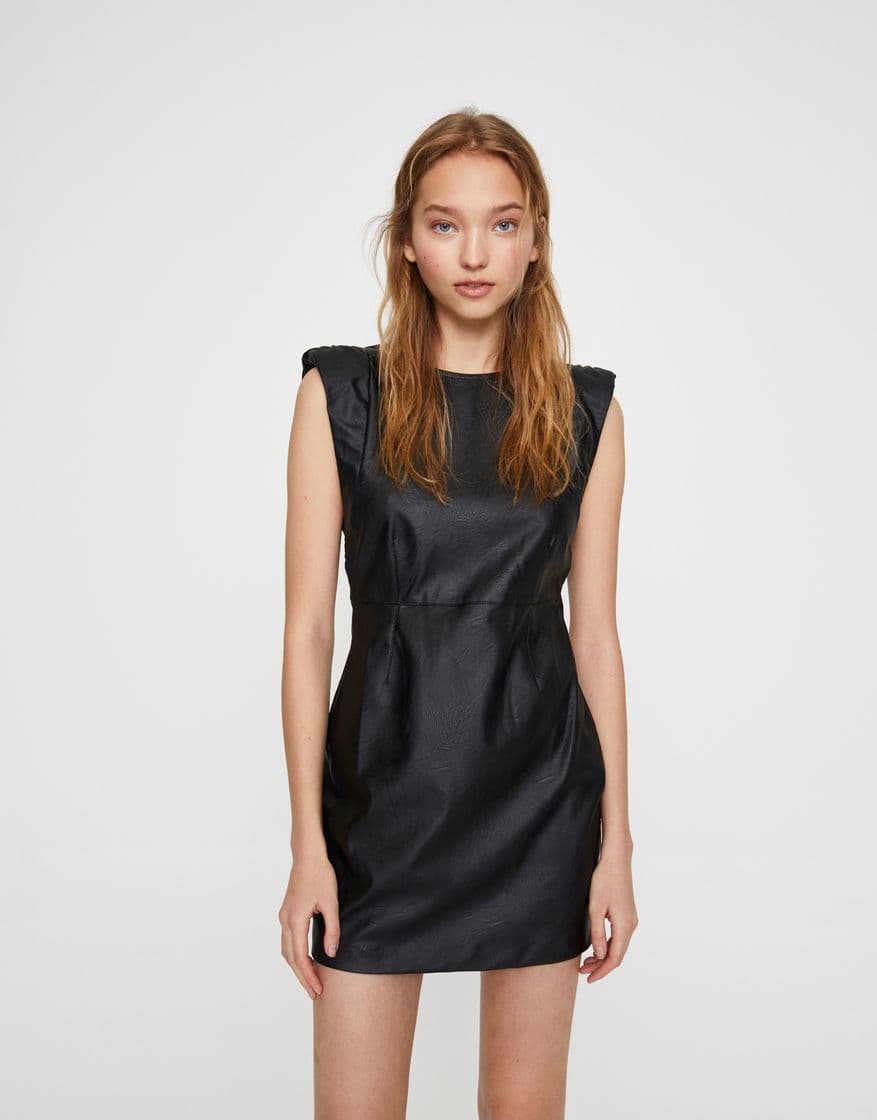 Producto Vestido de efeito pele com franzidos no ombro PULL&BEAR 