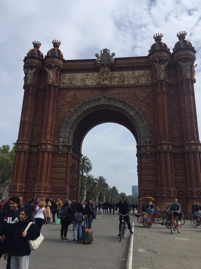 Place Arc de Triomf