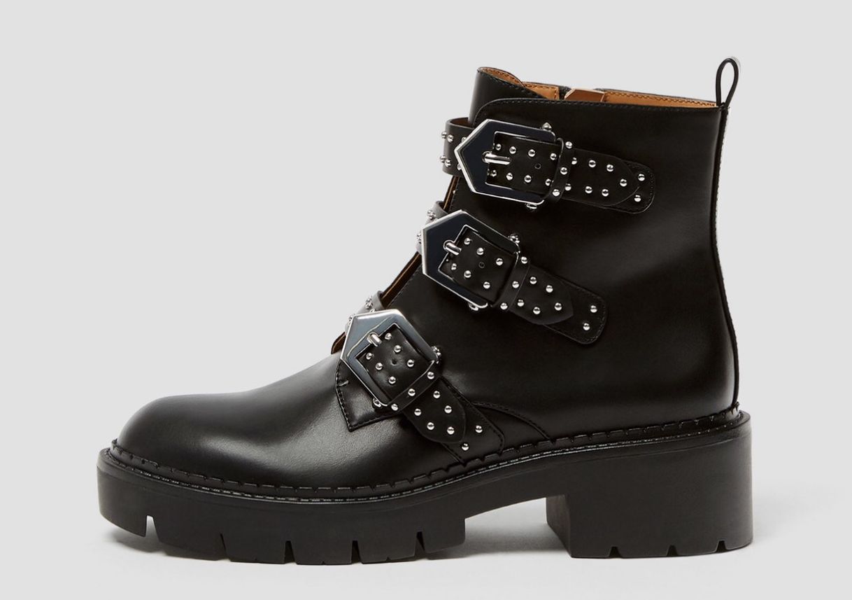 Product Bota com correia em preto PULL&BEAR 