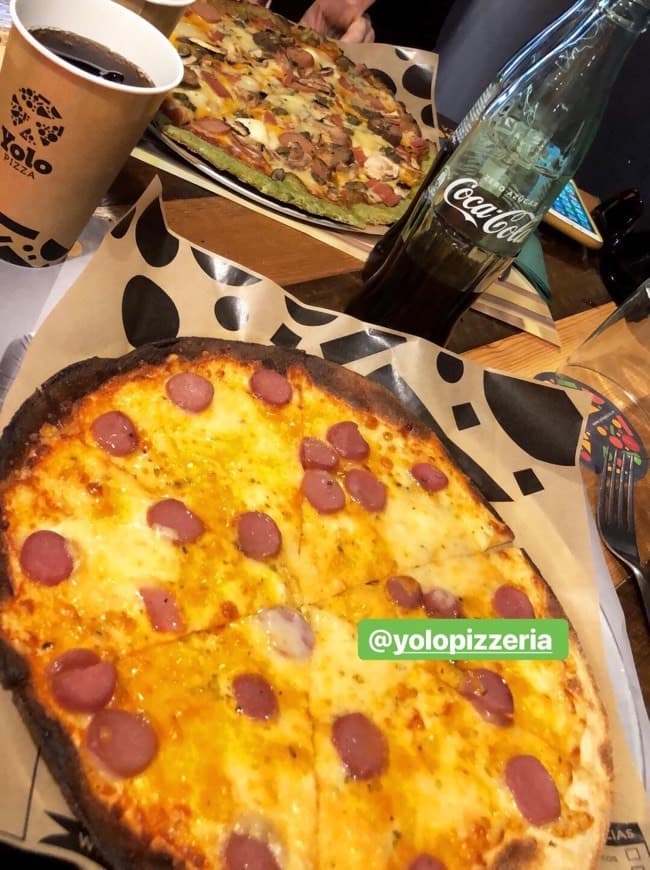 Restaurantes Yolo Pizza