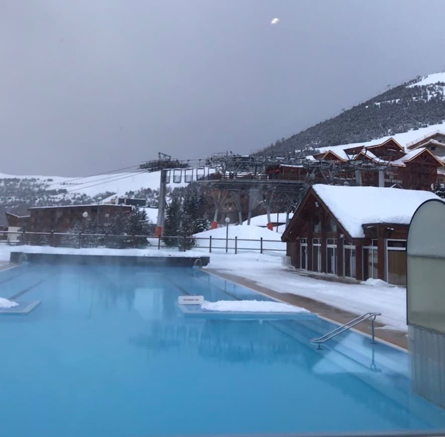 Place Piscine découverte à l'Alpe d'Huez