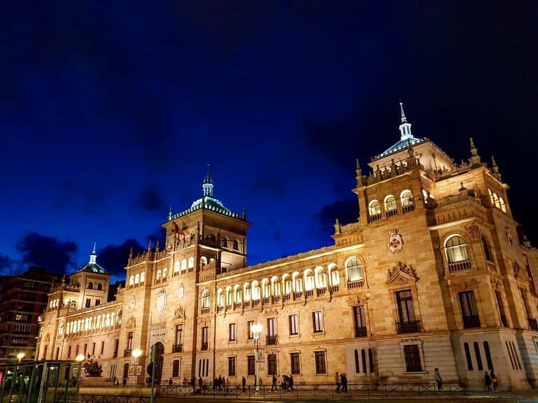 Place Academia De Caballería