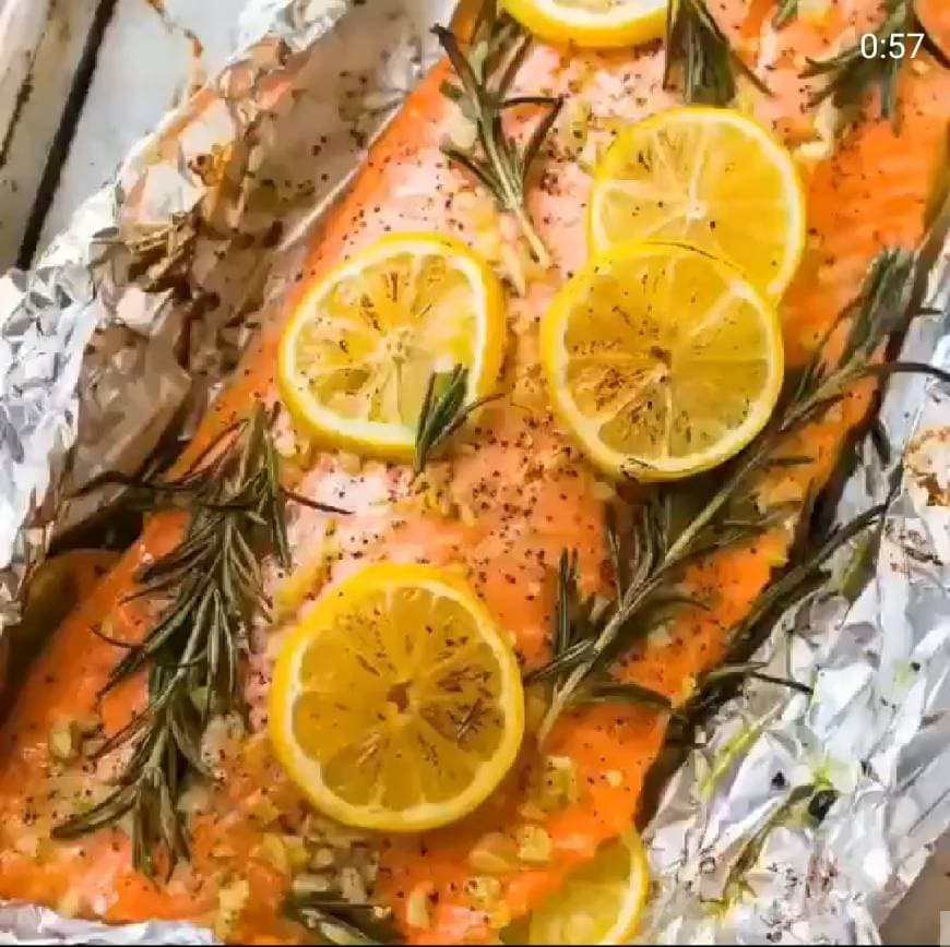 Fashion Salmón al horno con rodajas de limón