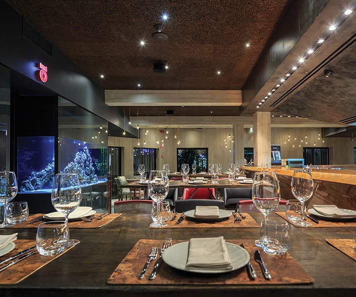 Restaurantes Salmora - Live Kitchen & Bar