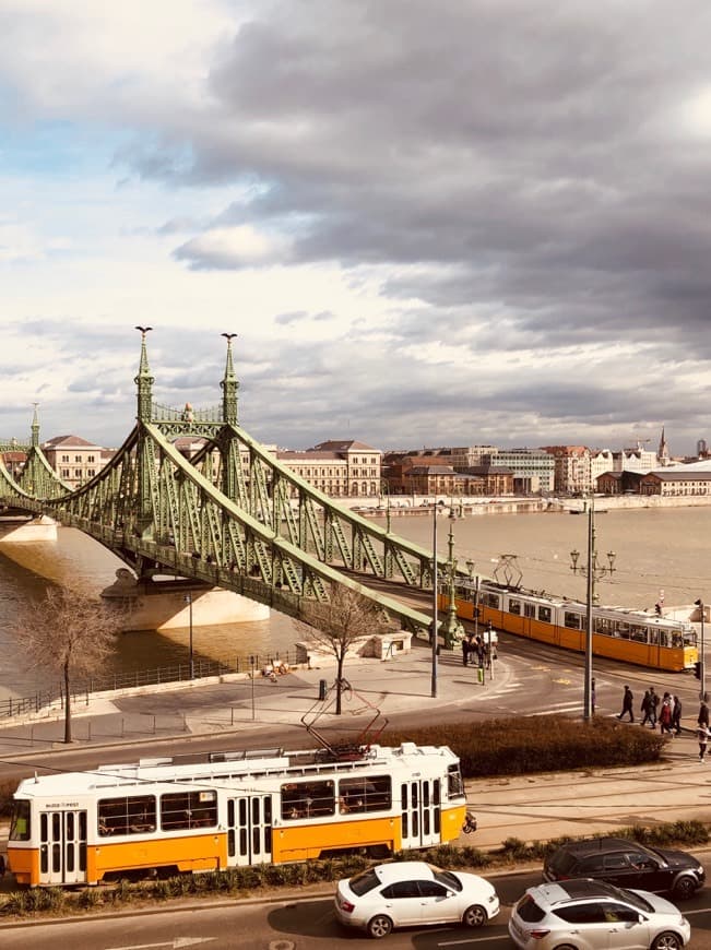 Place Puente de la Libertad