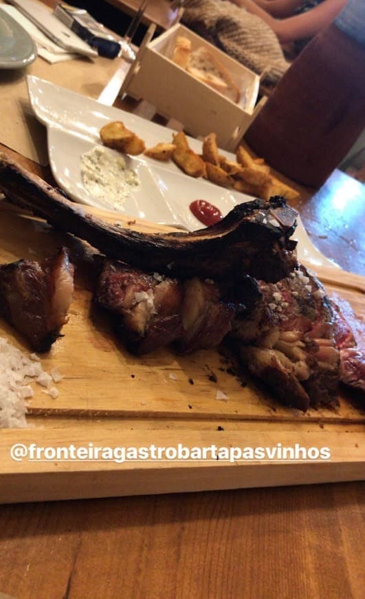 Restaurantes Fronteira Gastrobar-Tapas Vinhos Gins