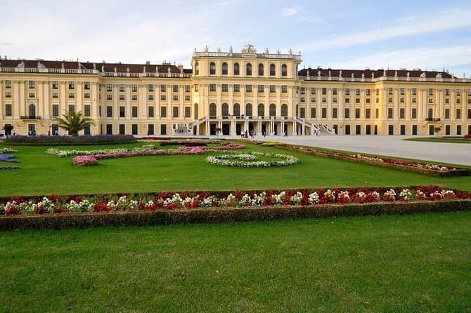 Place Schönbrunn Palace