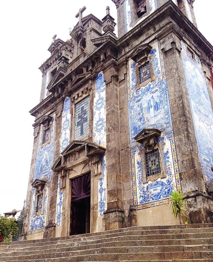 Place Iglesia de San Ildefonso