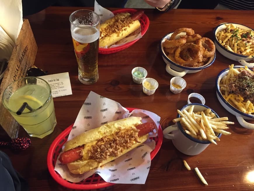 Restaurantes Frankie Hot Dogs