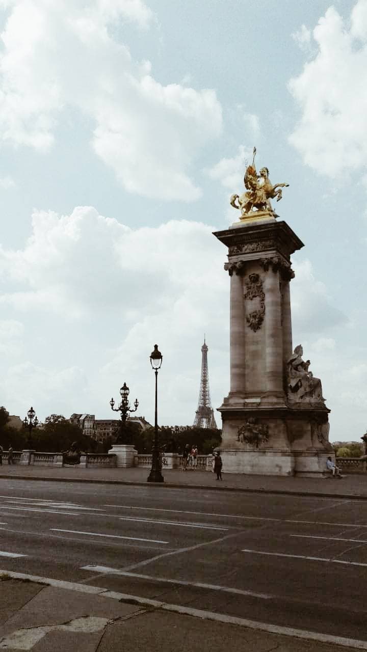 Place Pont Alexandre III