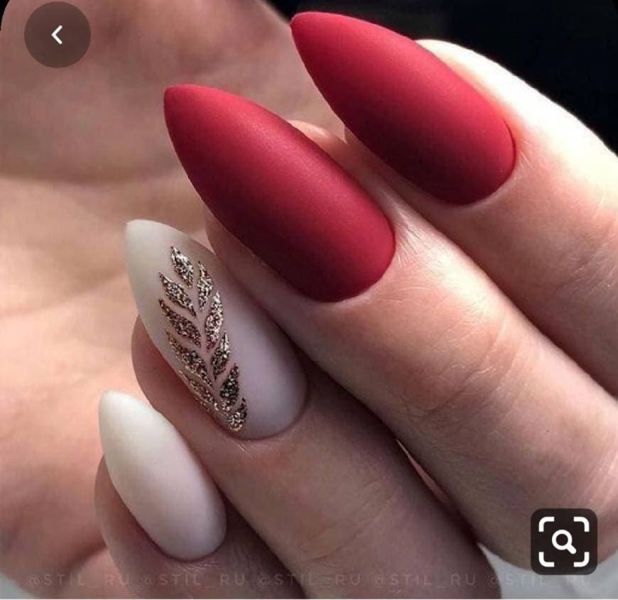 Moda Red nails 