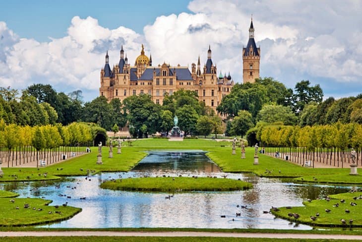 Place Schwerin Castle