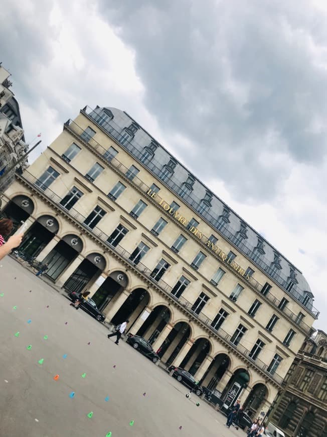 Place Museo del Louvre