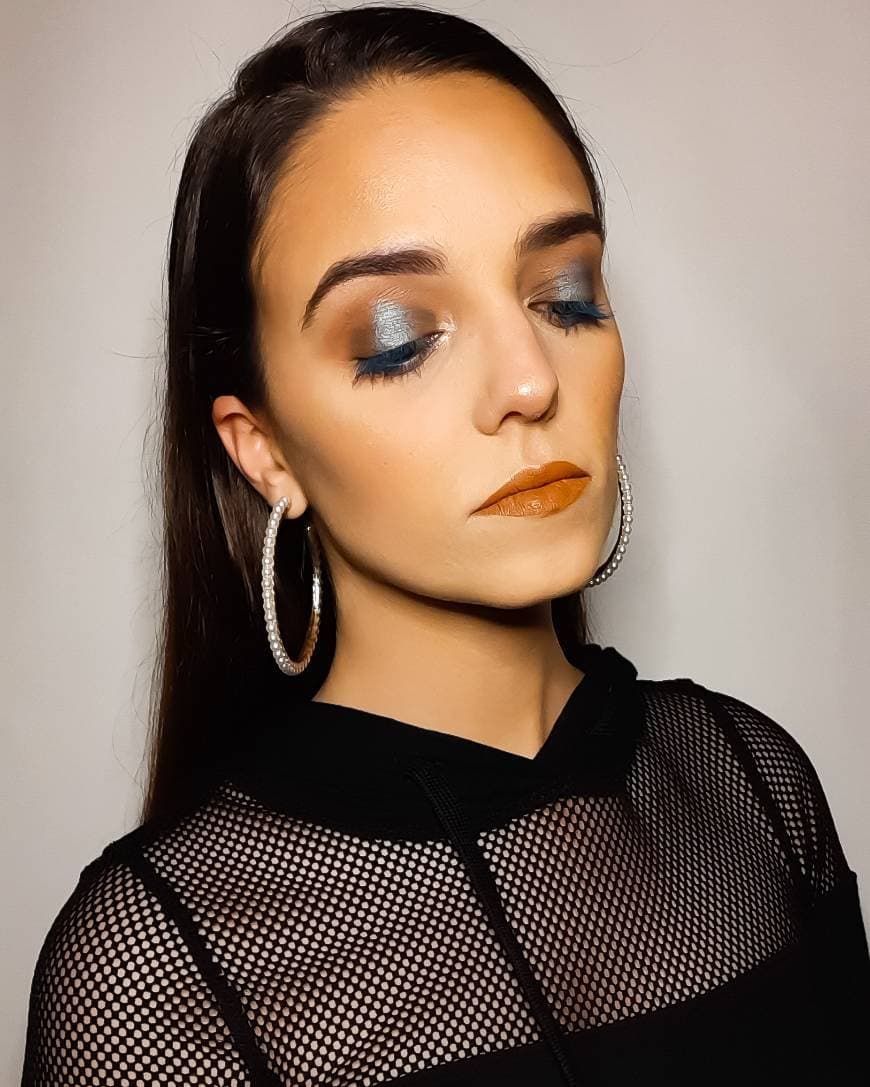 Fashion Instagram Makeup account 