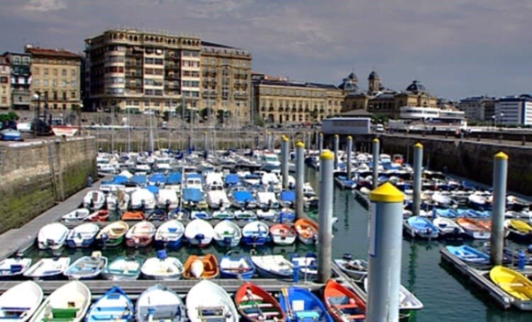 Lugar Donostiako portua