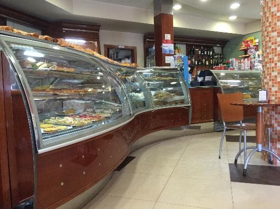 Lugar Pastelaria Snack-bar A Flor De Luso Lda