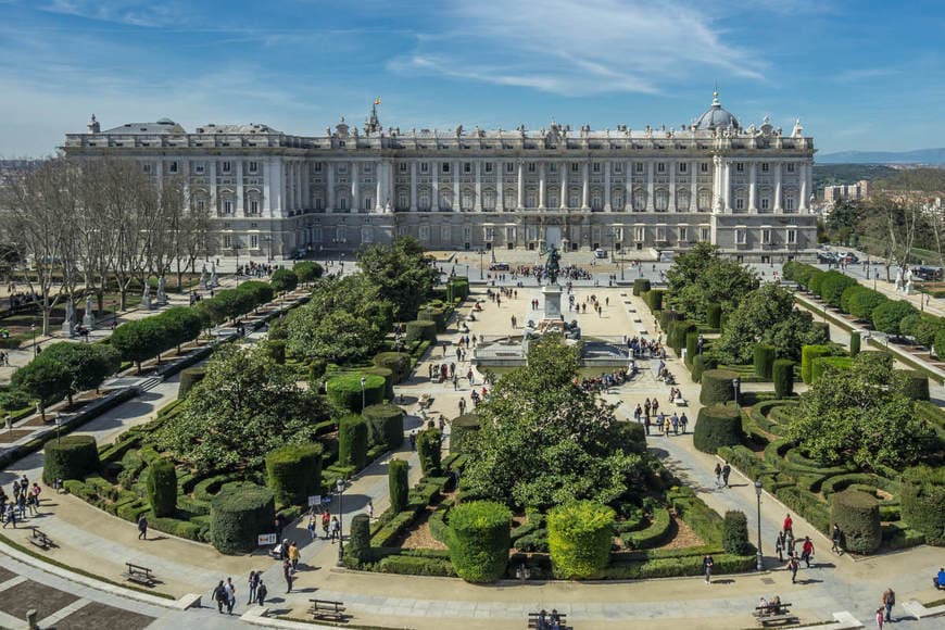 Place Plaza de Oriente