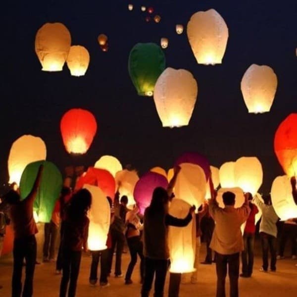 Place Farolillos voladores blancos para una ocasión especial | Regalador ...